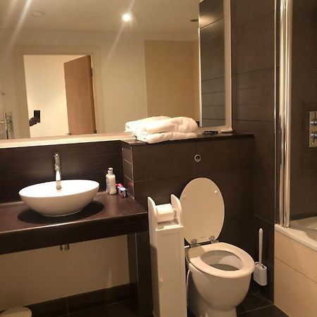 Lovely Serviced Apartment 2Min 2 City Center Manchester Extérieur photo