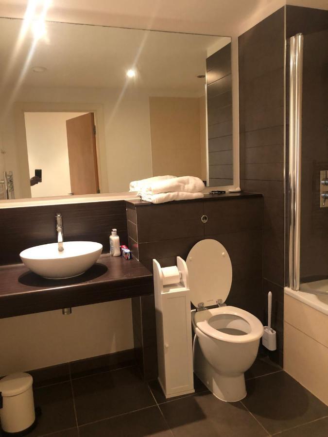 Lovely Serviced Apartment 2Min 2 City Center Manchester Extérieur photo